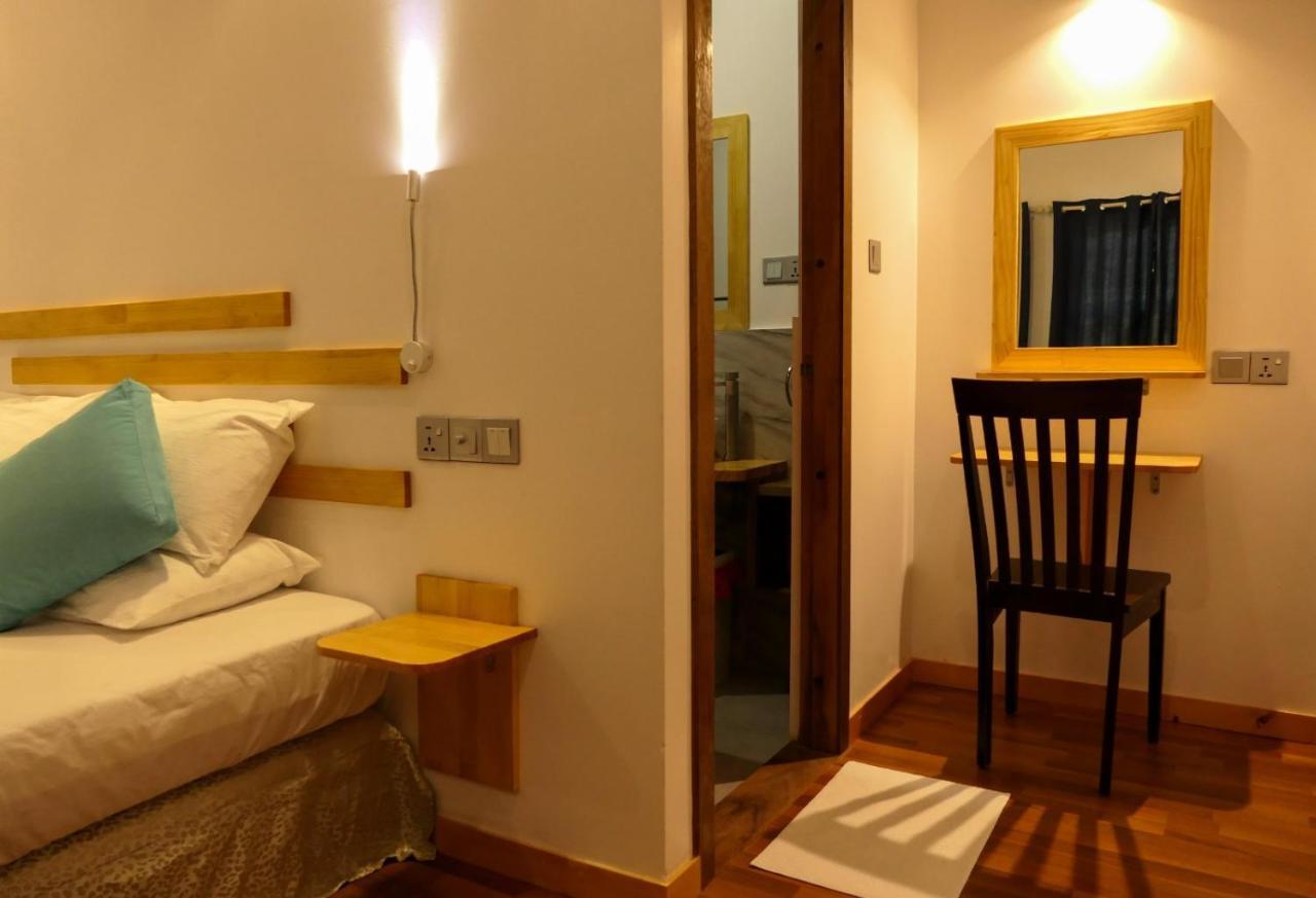 Ayira Maldives Hotel Feridhoo Bagian luar foto
