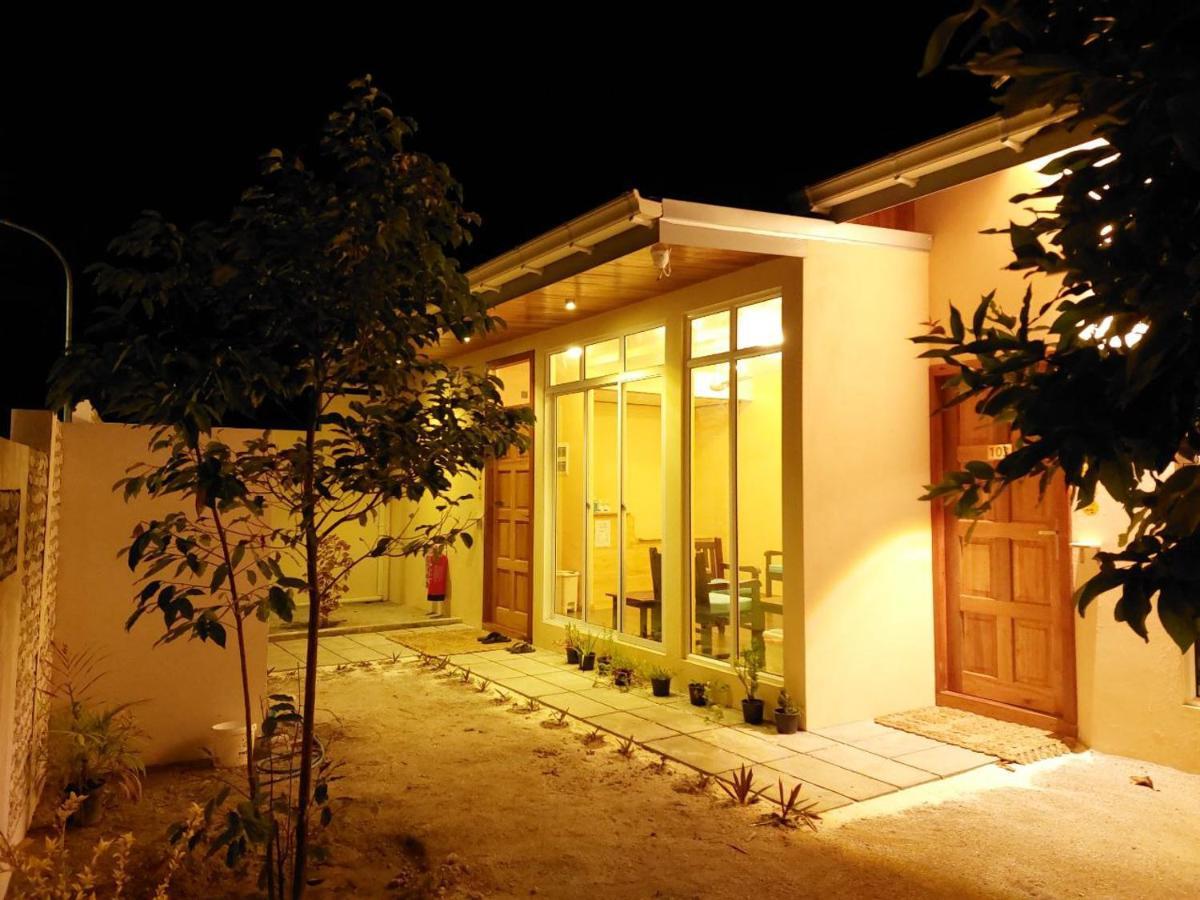 Ayira Maldives Hotel Feridhoo Bagian luar foto